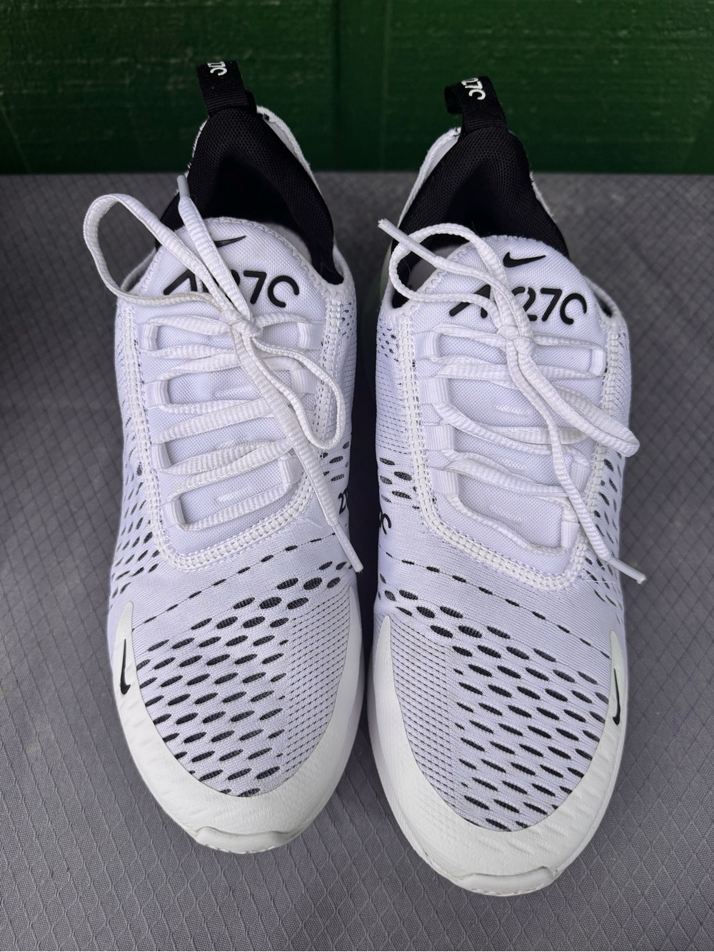 Nike 270s - Picture 2 of 5